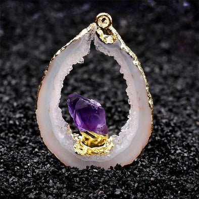 Agate Pendant With Amethyst Crown